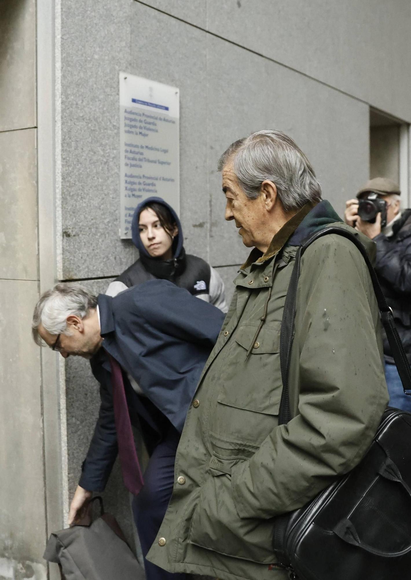 Francisco Álvarez-Cascos se sienta este martes en el banquillo por un presunto delito de apropiación indebida