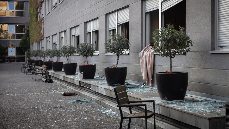 En imágenes | Así ha quedado residencia tras el incendio en la residencia Domus Vi Zalfonada de Zaragoza