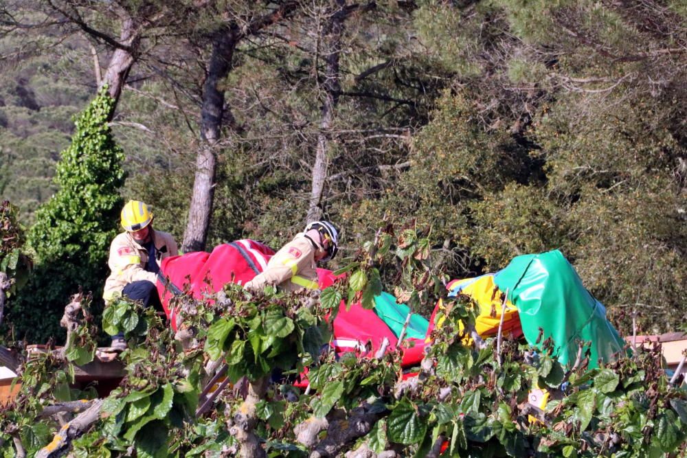 Una niña muere al salir volando un castillo hinchable en Caldes de Malavella