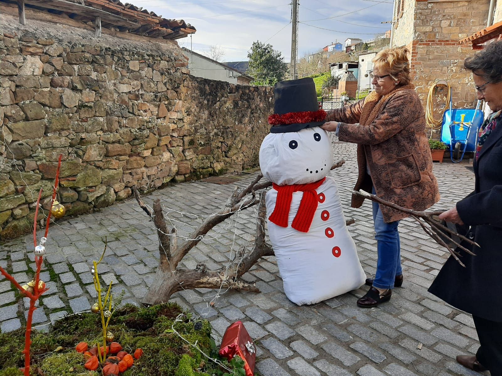 Suares brilla en Navidad: así han dejado los vecinos el pueblo de Bimenes