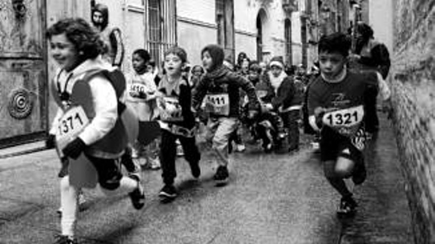 Casi mil niños en la San Silvestre infantil