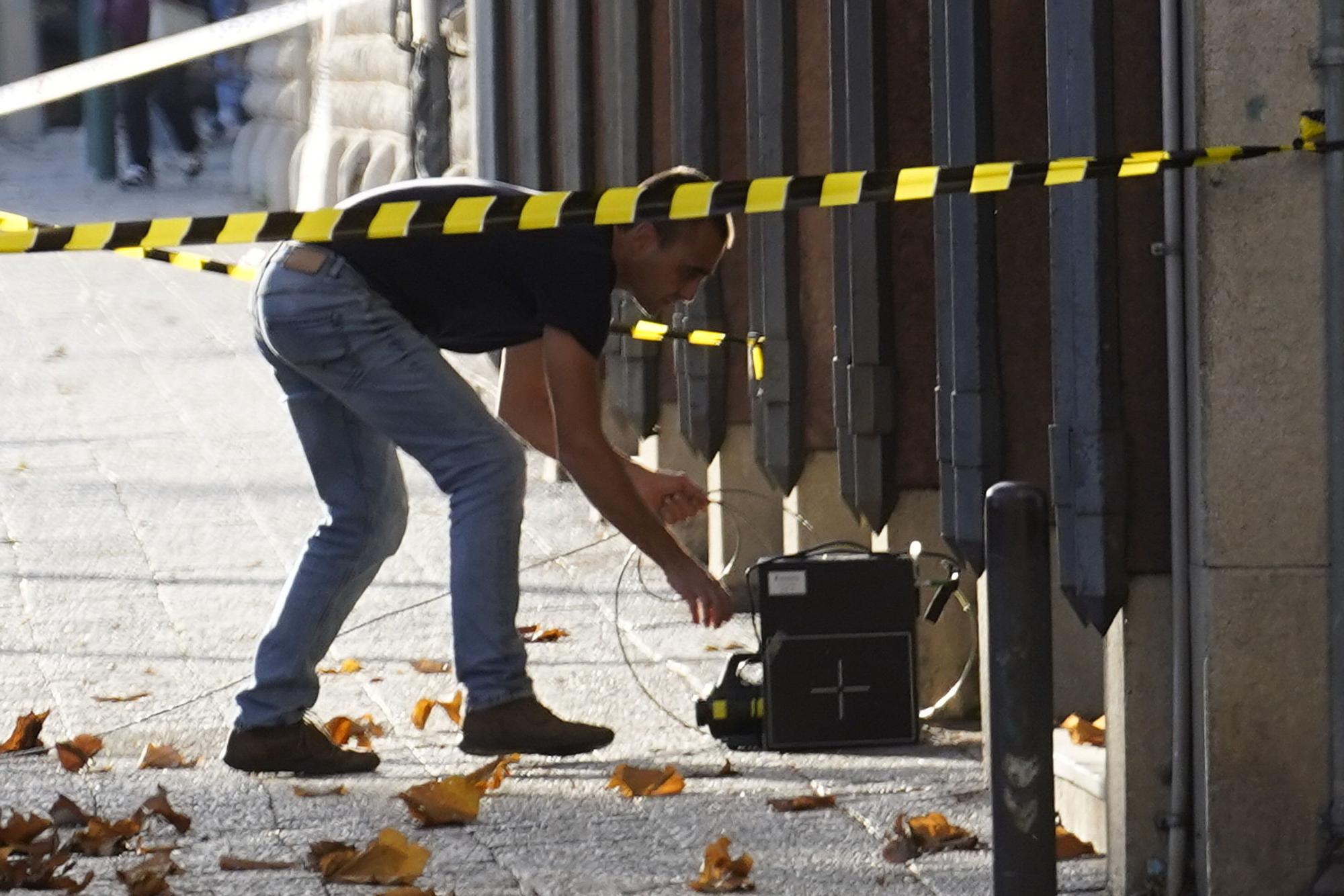 Desallotgen la seu de la Seguretat Social de Santa Eugènia per un container amb suposat material perillós