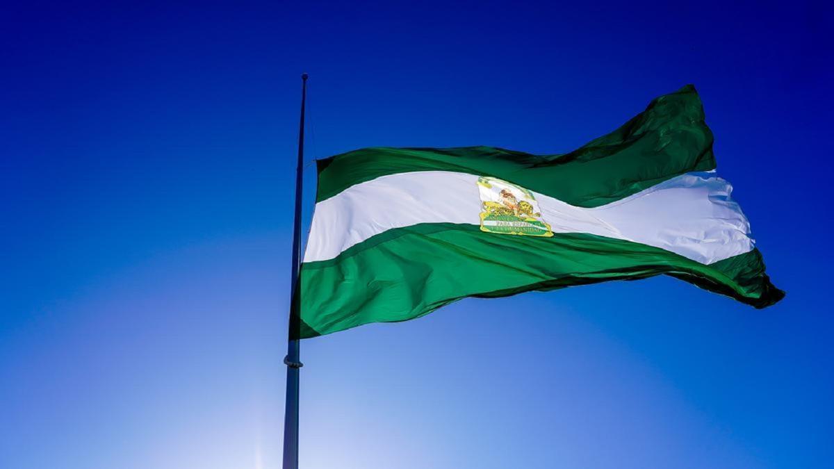 Imagen de archivo de la bandera de Andalucía.