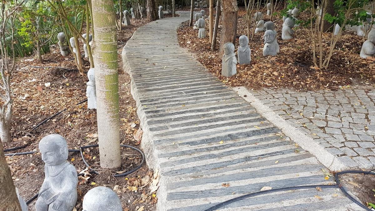 El bosque de los pequeños Buda.