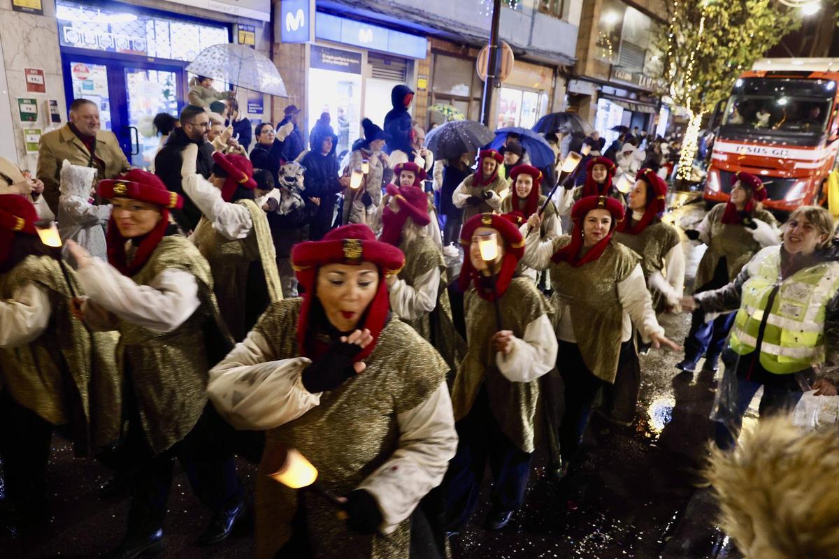 La cabalgata de Reyes en la zona oeste de Gijón, en imágenes