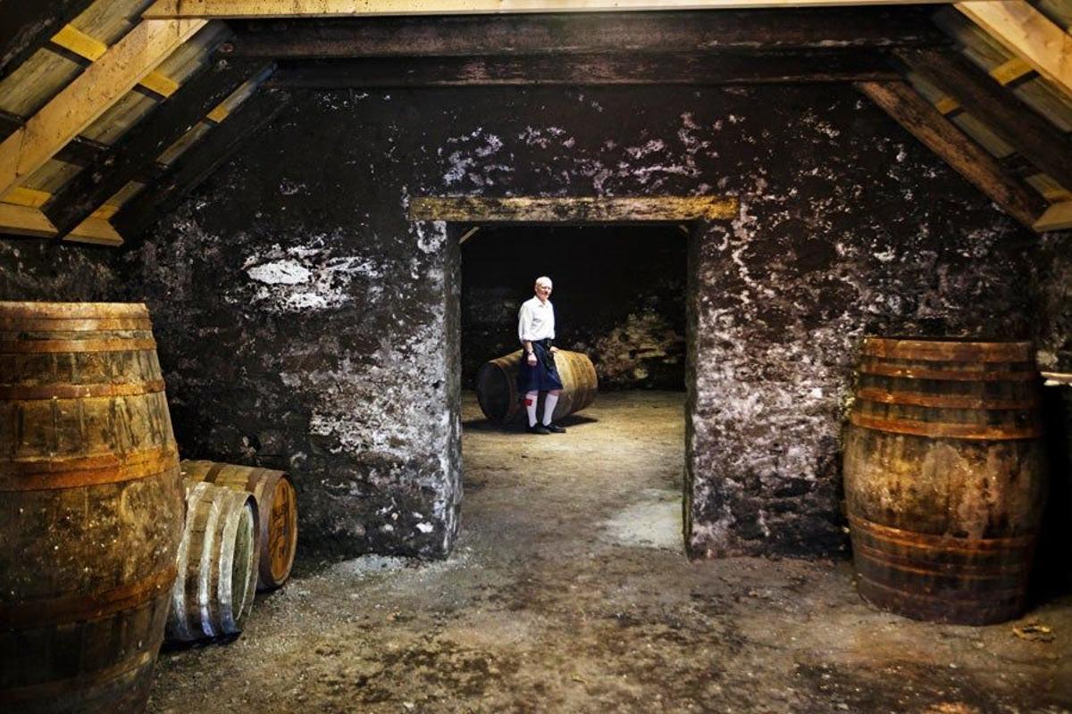 Destilería de Whisky en la isla de Skye.