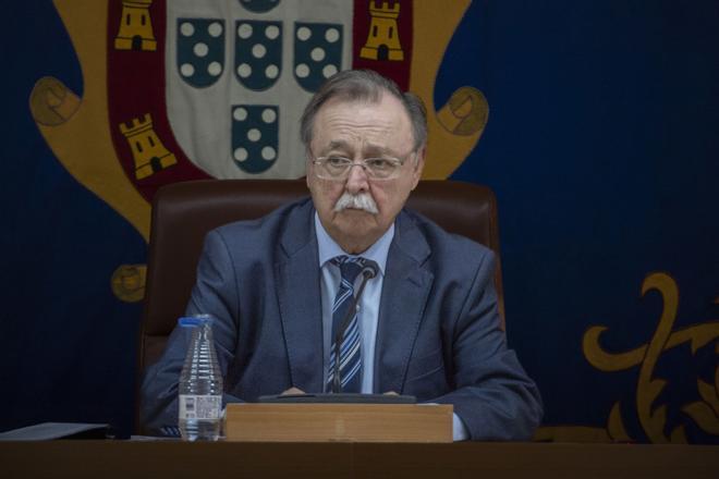 Ceuta pide "auxilio" al Gobierno y reclama activar la "emergencia nacional" por la crisis migratoria