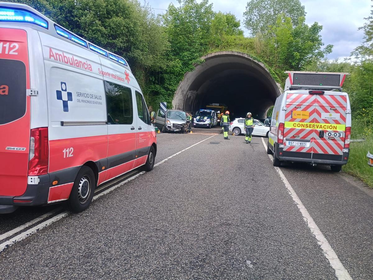 Ambulancias a las puertas del túnel.