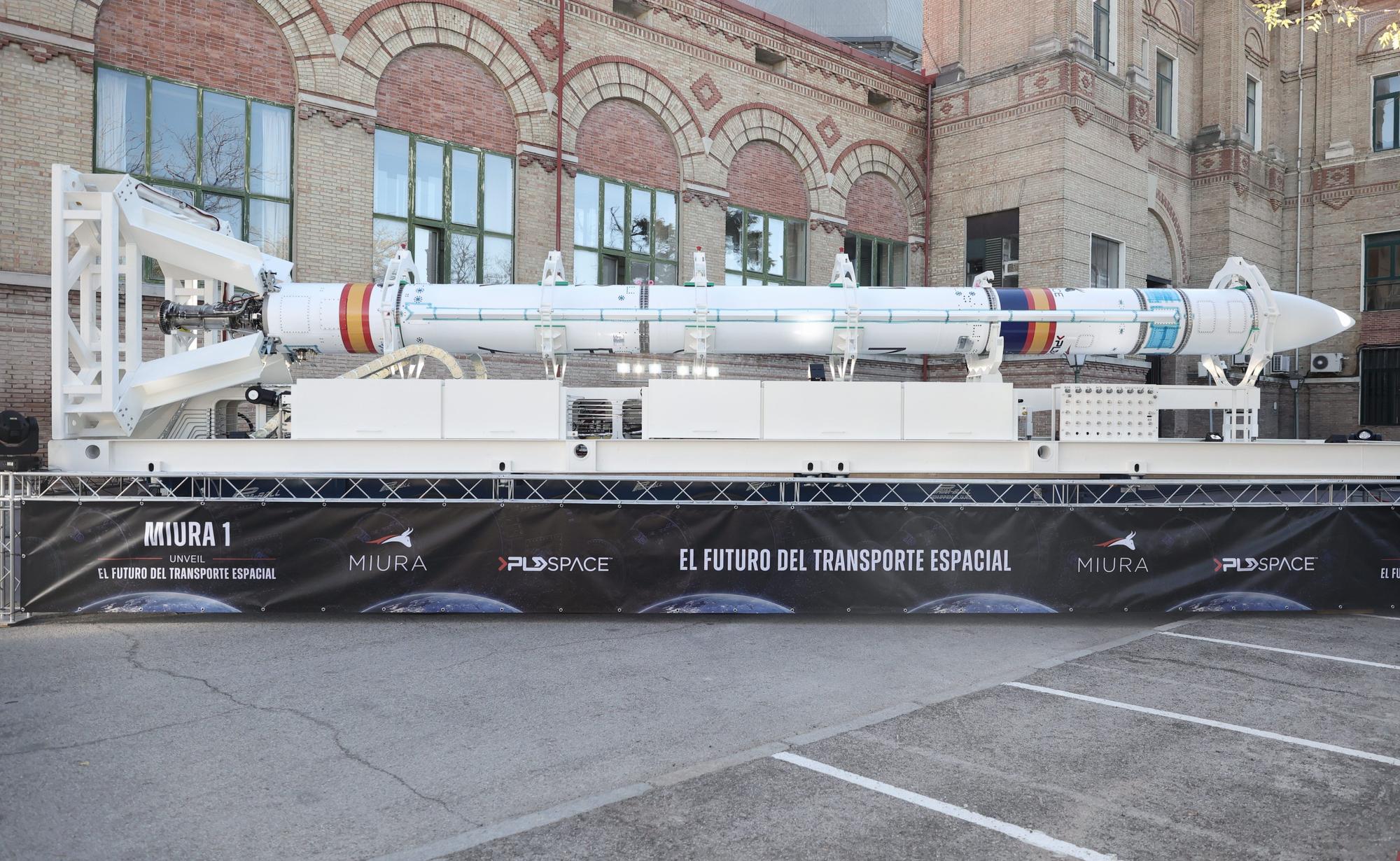 Una empresa de Elx presenta el primer cohete espacial español