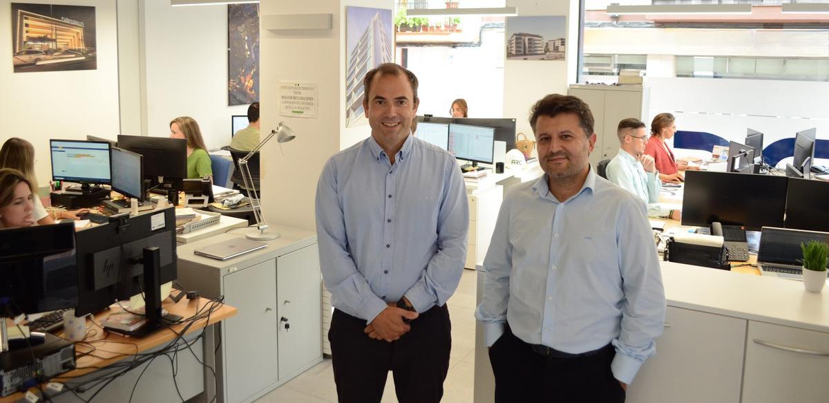Los socios fundadores, en la sede cacereña de ARC.