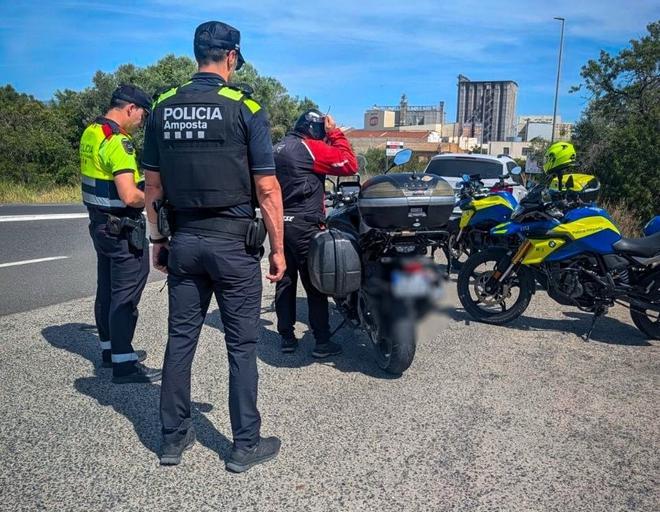 Control policial de motoristas en una de las carreteras catalanas este fin de semana
