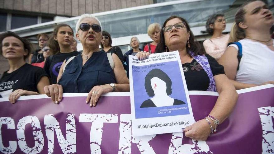 Concentración en apoyo de Juana Rivas celebrada en A Coruña.