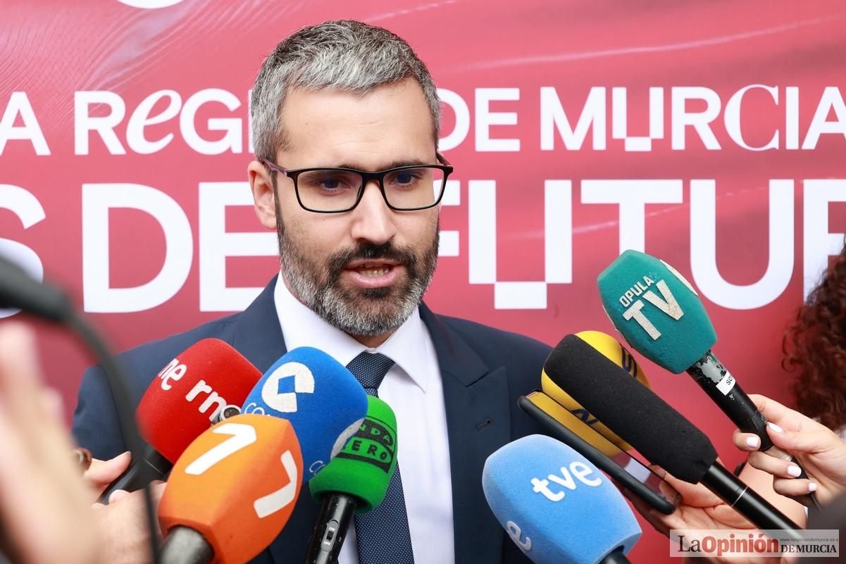 Así ha sido el acto institucional del Día de la Región de Murcia en el Teatro Romea