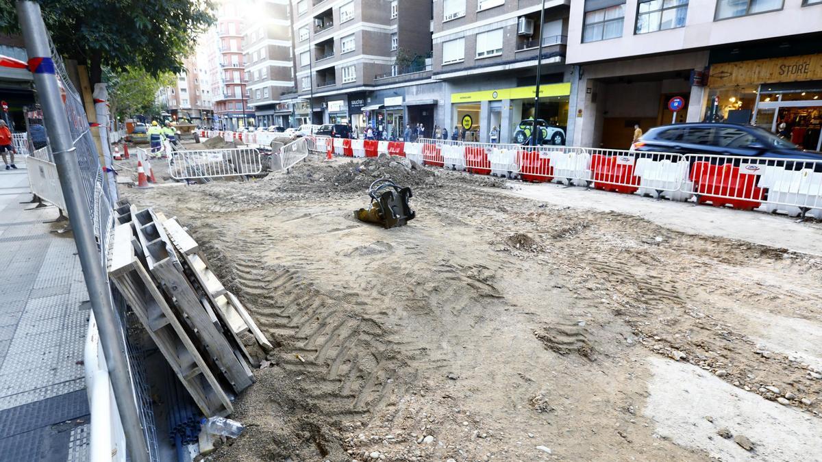 Las obras siguen avanzando en Hernán Cortés dos meses después del reventón (24-10-23)