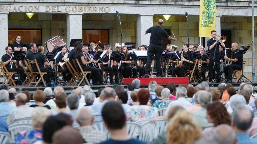 Comienza el X Festival Hispano-Luso en la Plaza de la Constitución