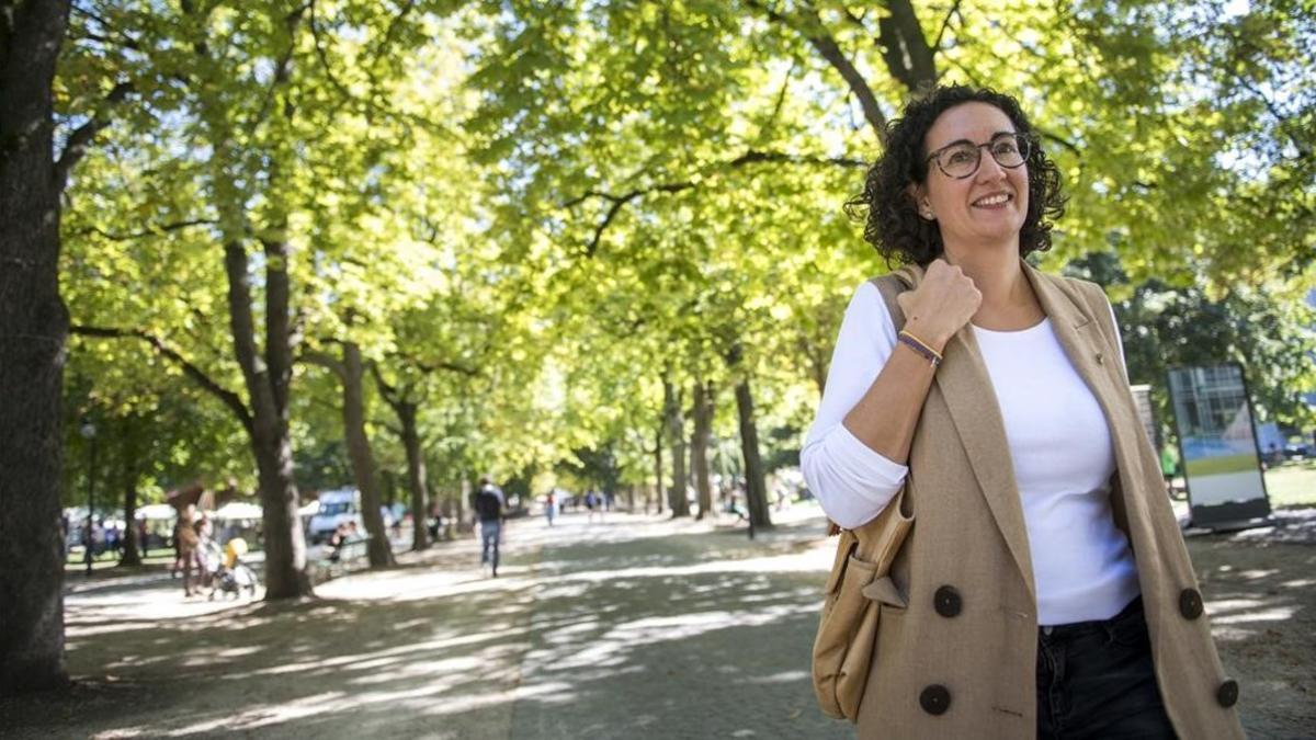 Marta Rovira pasea por Ginebra.