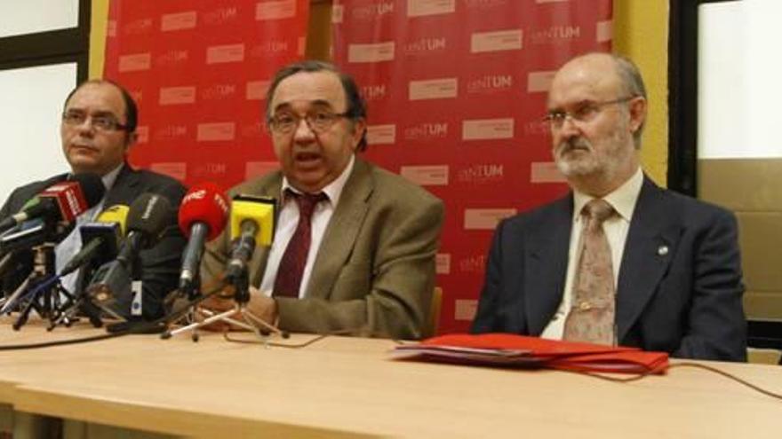 José Ángel López (i), Bernardo Cascales, José María Abellán, José Orihuela, José Manuel Mira y Pedro Miralles, ayer, en el desayuno informativo.