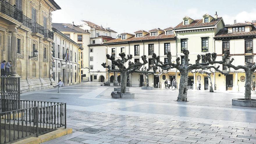 Plaza de Daoíz y Velarde, con el palacio del Duque del Parque a la izquierda, donde estuvo la charca.