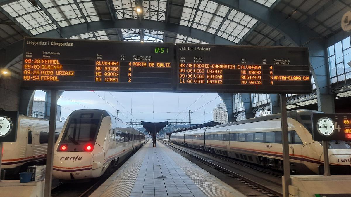 Andén de la estación de tren de A Coruña, en el Eje Atlántico