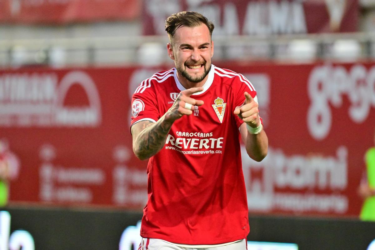 José Ángel Carrillo, celebrando el segundo gol del partido ante el San Fernando