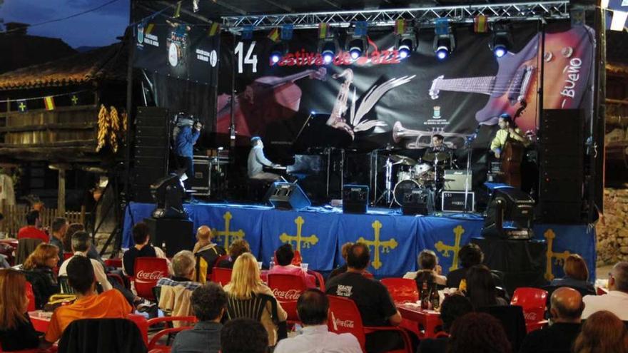 "Massimax Project", ayer, en el escenario de Bueño.