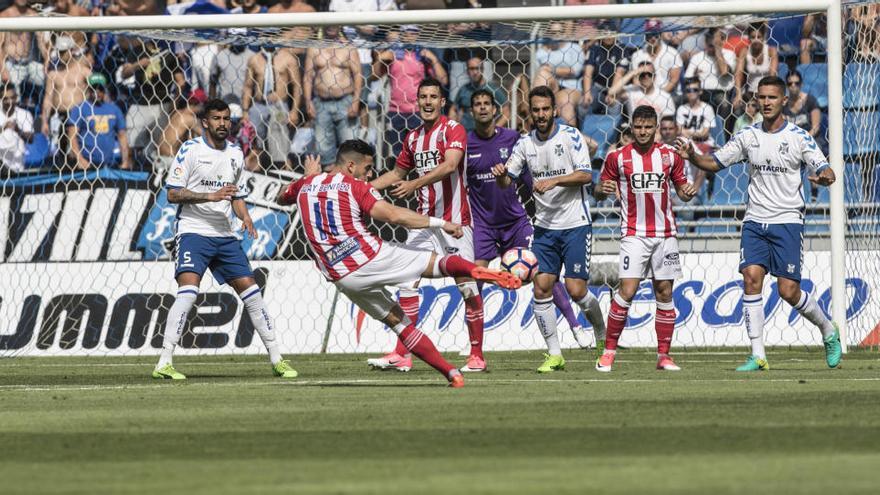 Xut a porta d&#039;Aday en el partit d&#039;ahir a Tenerife