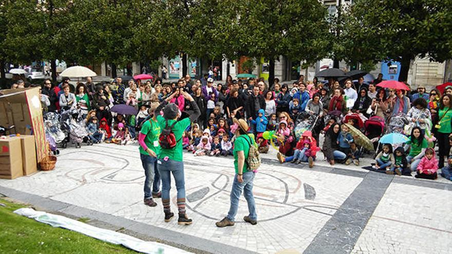 La marcha del chupete reclama en Oviedo mejoras para la educación infantil