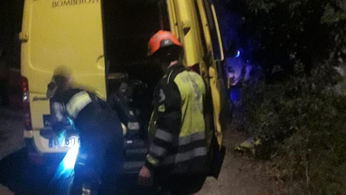 Rescatan a un hombre de 73 años que quedó atrapado en una tina de vino en Allande