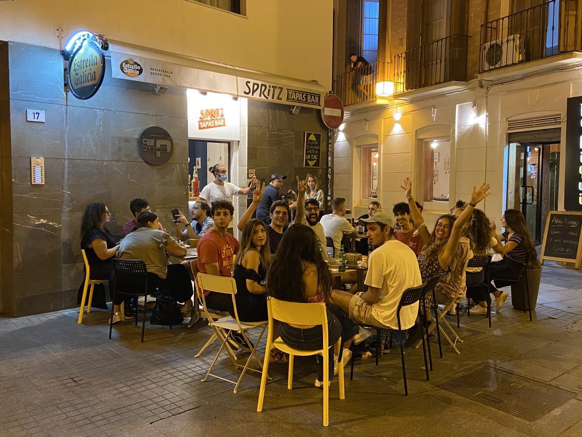 Terraza de Spritz Bar en Calle Nosquera