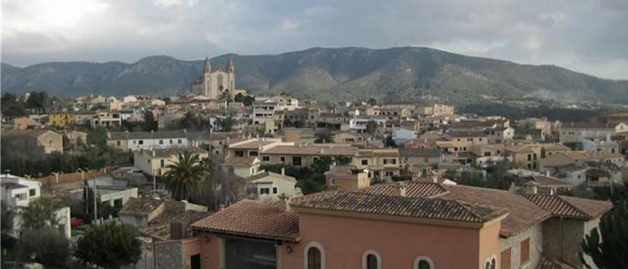 Una panorámica de Calvià vila, donde se ubica el núcleo de Son Font, como Área de Asentamiento en Paisaje de Interés.