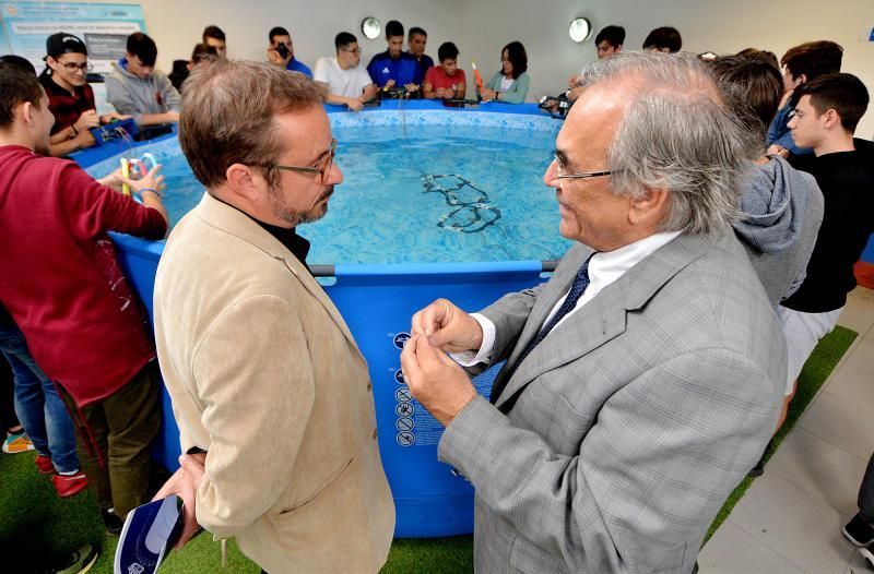 31/05/2018 TALIARTE, TELDE. El consejero de Desarrollo Económico del Cabildo de Gran Canaria, Raúl García Brink, y el director de la Plataforma Oceánica de Canarias (Plocan), Octavio Llinás, ofrecen el balance del Taller de Robótica Marina Educativa en Gran Canaria. SANTI BLANCO  | 31/05/2018 | Fotógrafo: Santi Blanco