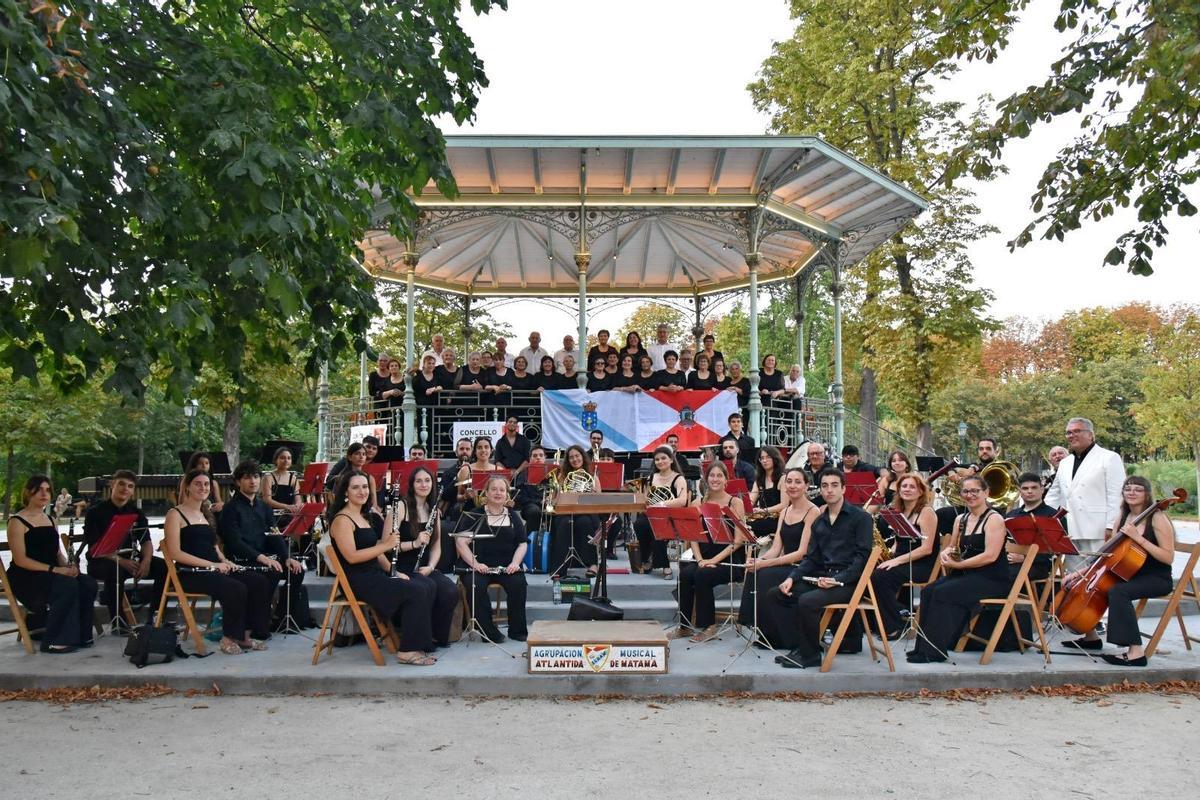 Tres formaciones de Matamá y Zamáns ponen banda sonora a las calles parisinas