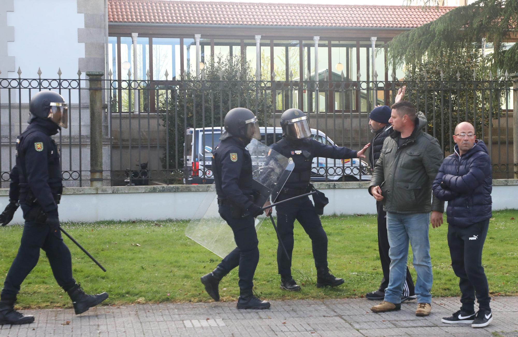 Carga policial en la protesta de bateeiros en Santiago