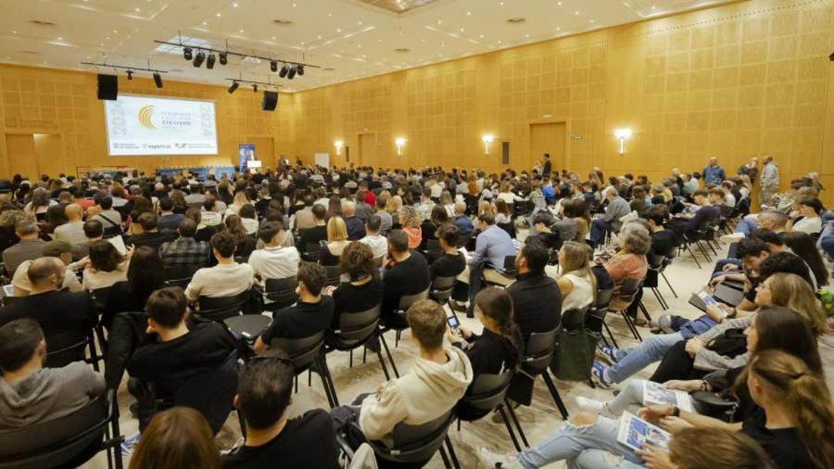 El ciclisme català treu pit dels seus èxits de la temporada 2024 en un emotiu acte de cloenda