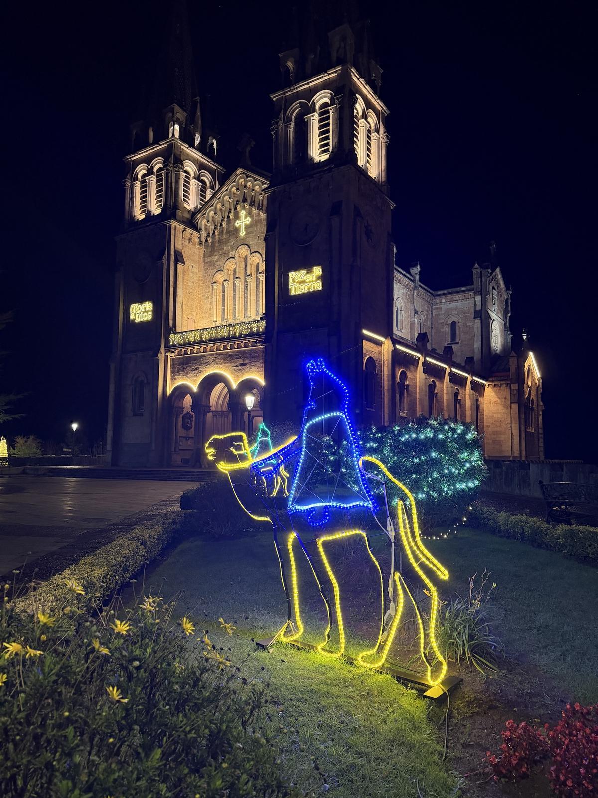 Así de espectacular luce Covadonga por Navidad