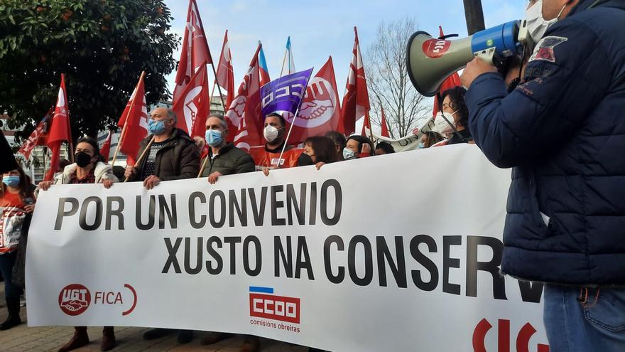 Manifestación del sector conservero en Vigo: &quot;Patronal, escoita a conserva está de loita!&quot;