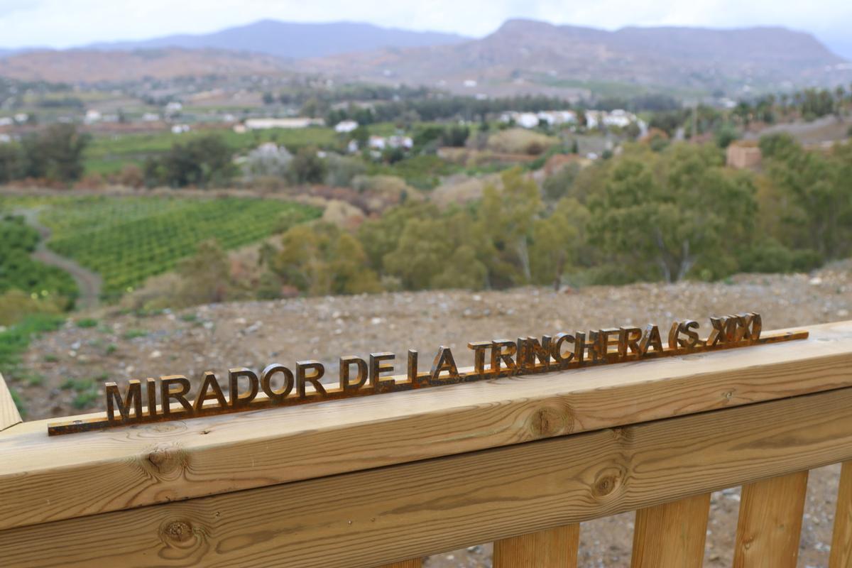 Uno de los miradores del nuevo tramo del Corredor Verde del Guadalhorce, en Pizarra.