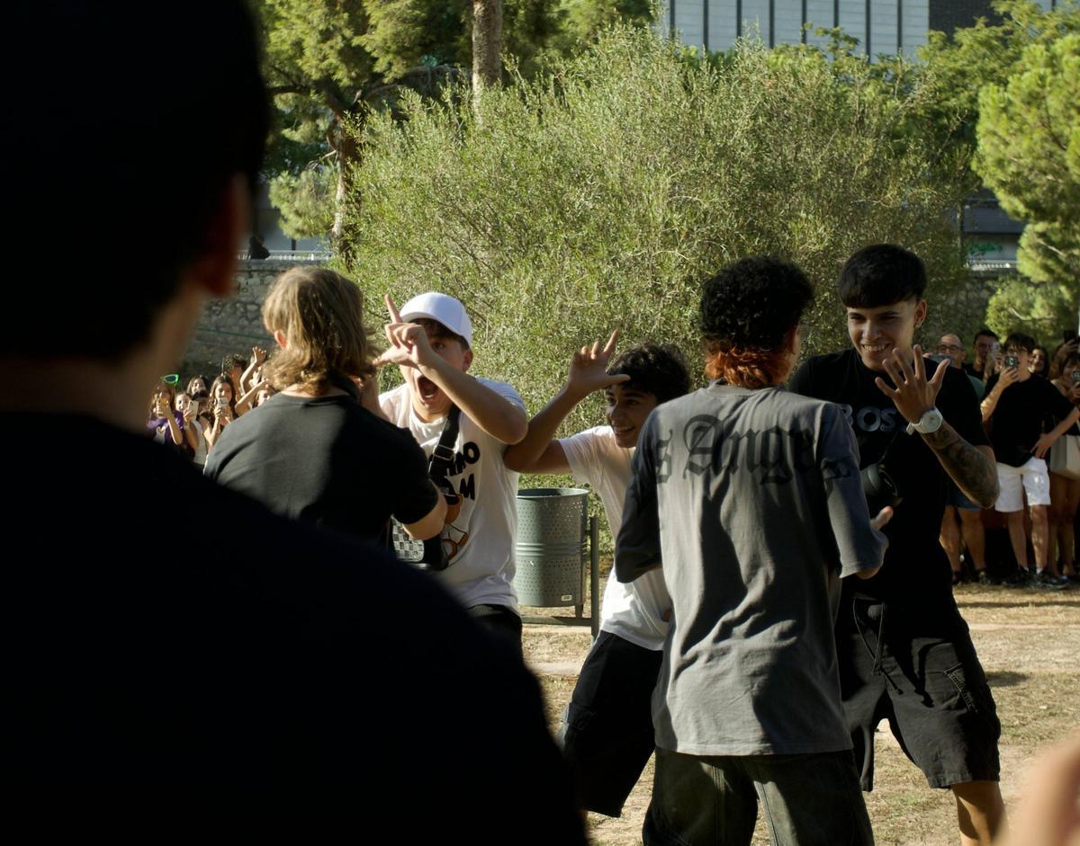Batalla de farmear aura en los jardines del Turia de València esta semana.