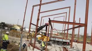 Las obras del gran centro de escalada que tendrá Siero dan comienzo en Lugones, con la previsión de abrir el equipamiento tras el verano