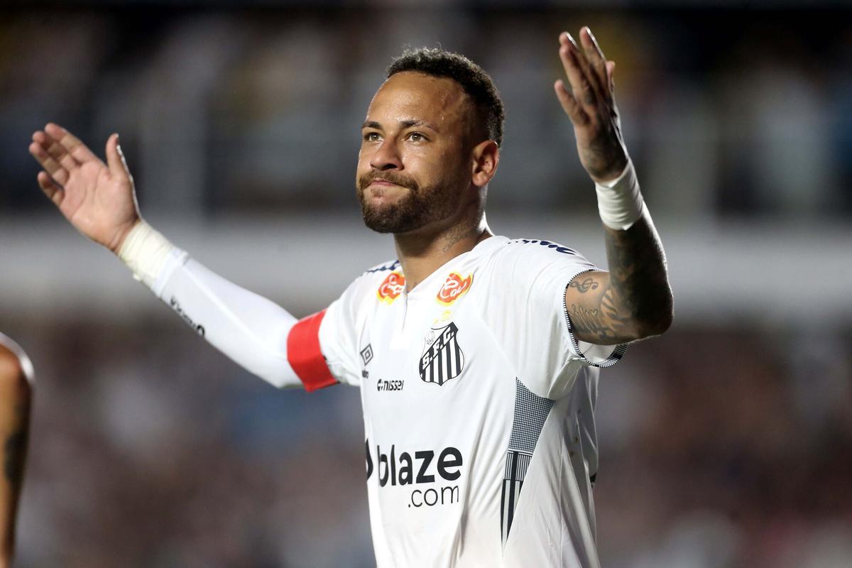 Neymar de Santos celebra un gol durante un partido del Campeonato Paulista entre Santos y Agua Santa en el estadio Urbano Caldeira en Santos (Brasil). EFE/ Guilherme Dionizio. NO VENTAS ZONA EPA