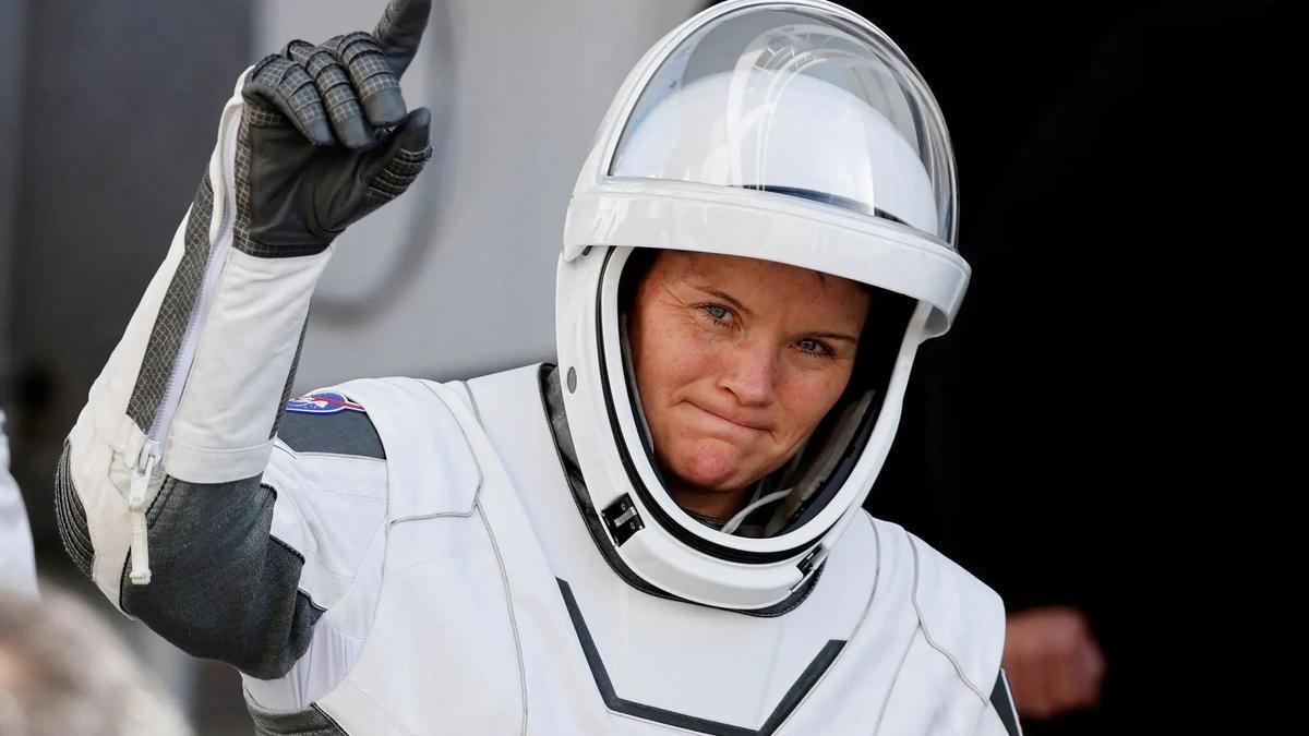 Anne McClain en la Estación Espacial Internacional en 2019.