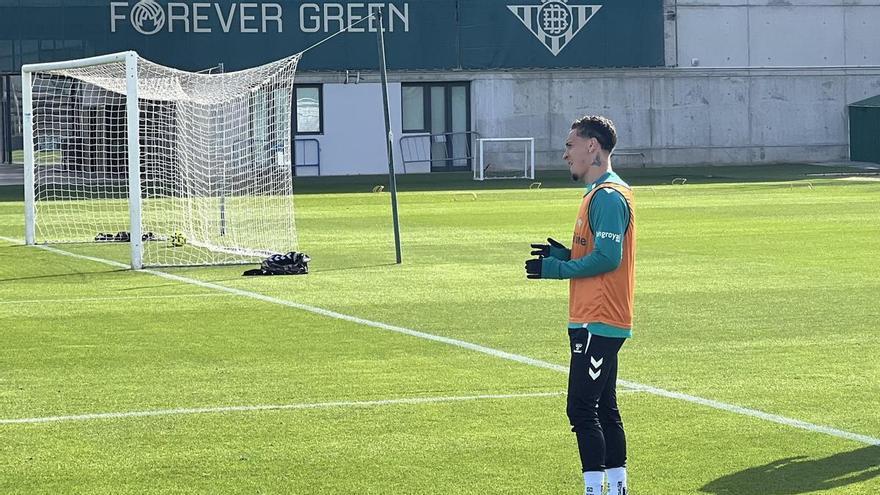 Antony vuelve con el grupo y Ruibal se queda al margen en el Betis