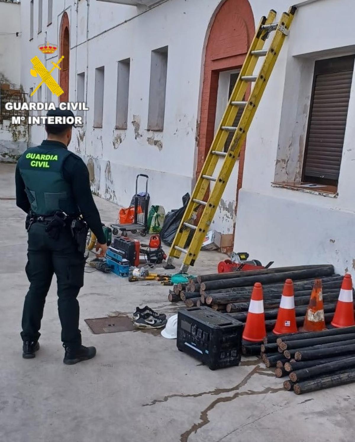 Material incautado por la Guardia Civil