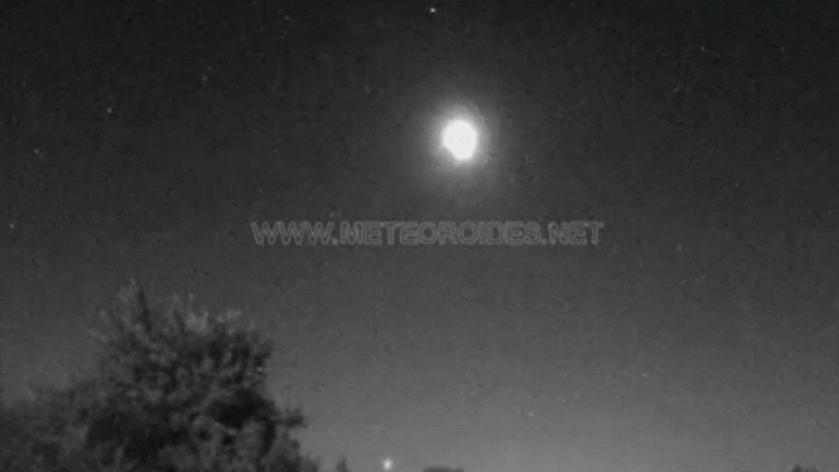 La roca de un asteroide que ha sobrevolado Madrid genera una bola de fuego tan brillante como la luna