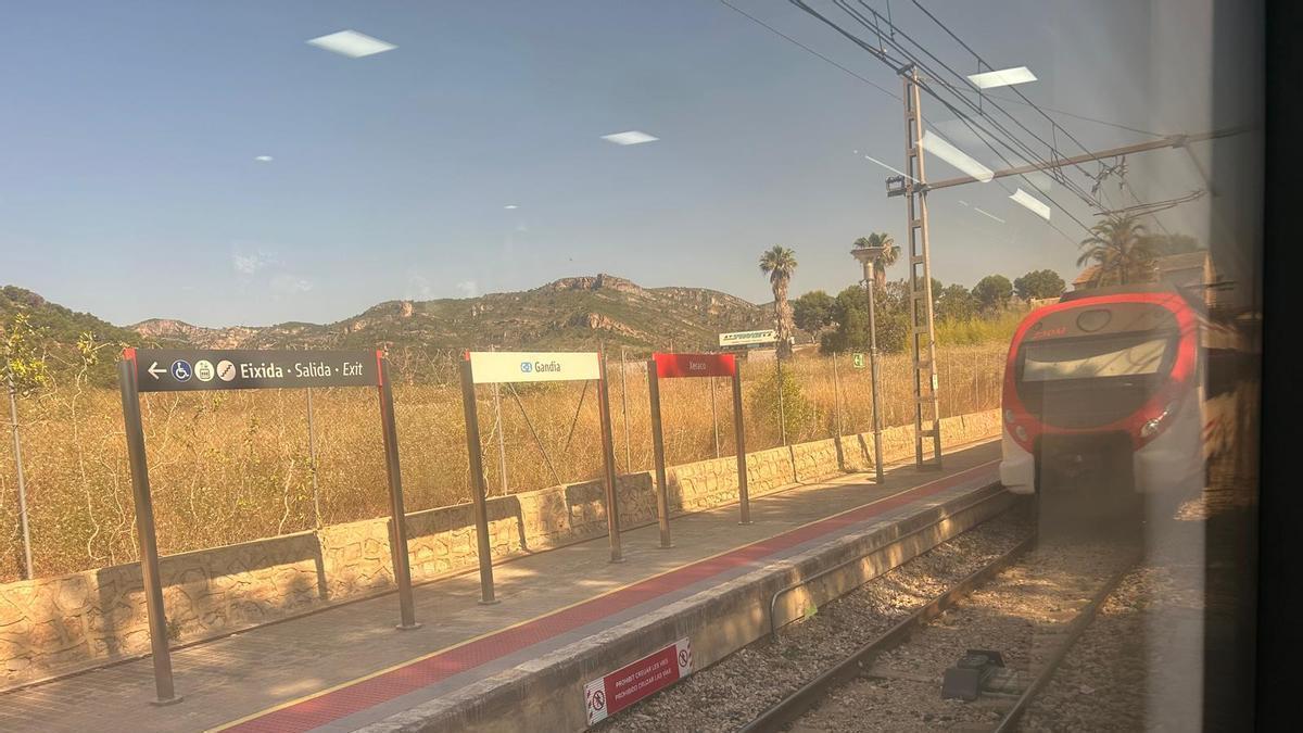 Tren en dirección València Nord