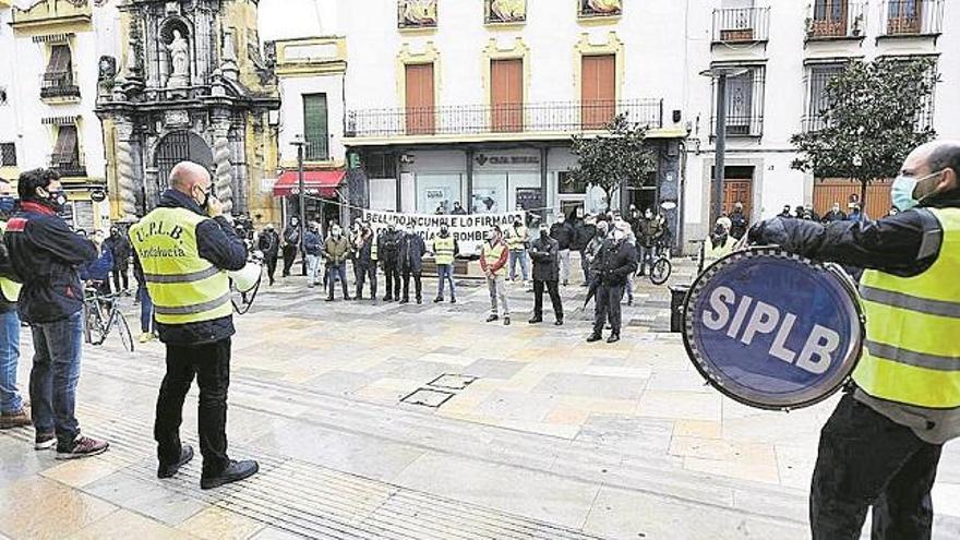 Policías y bomberos reclaman el acuerdo del 0,3 %