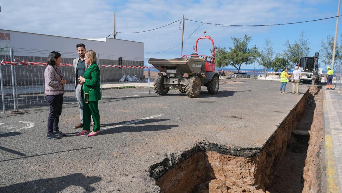 El Ayuntamiento inicia las obras para renovar la red de saneamiento de Las Coloradas.