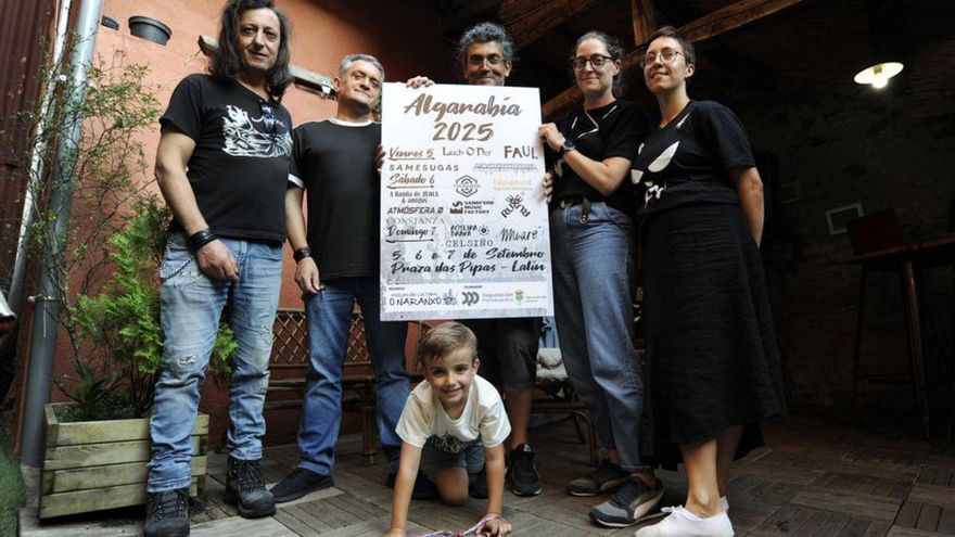 A Algarabía presentouse onte na taberna Alola. | Bernabé/J. Lalín