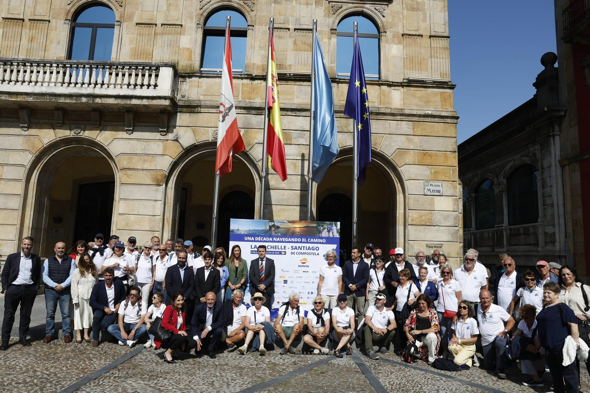 Gijón fija la colaboración entre los municipios del Camino de Santiago por mar en el norte de España (en imágenes)