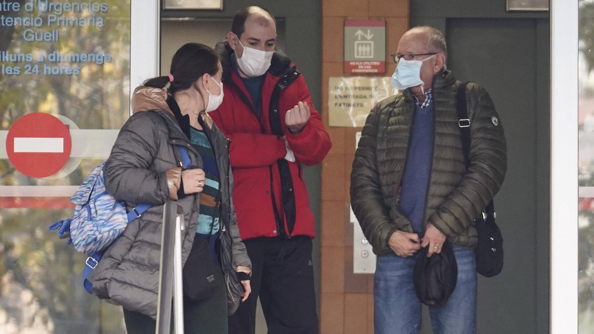 Girona centre sanitari Güell primer dia d'obligatorietat de la mascareta grip